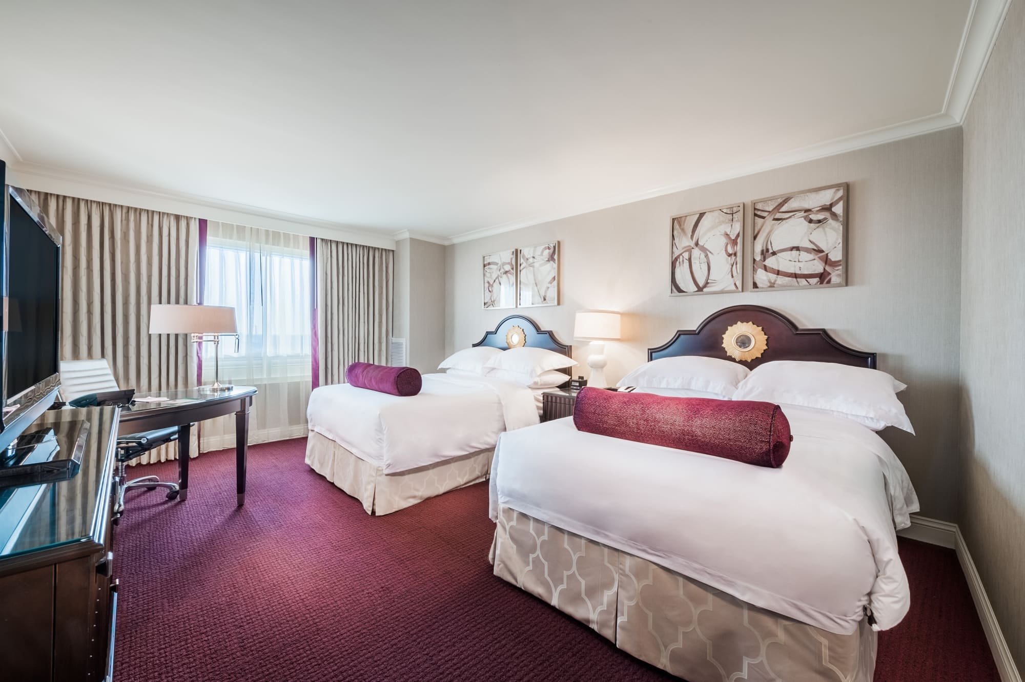 Deluxe Room with King Bed Commerce Casino Hotel